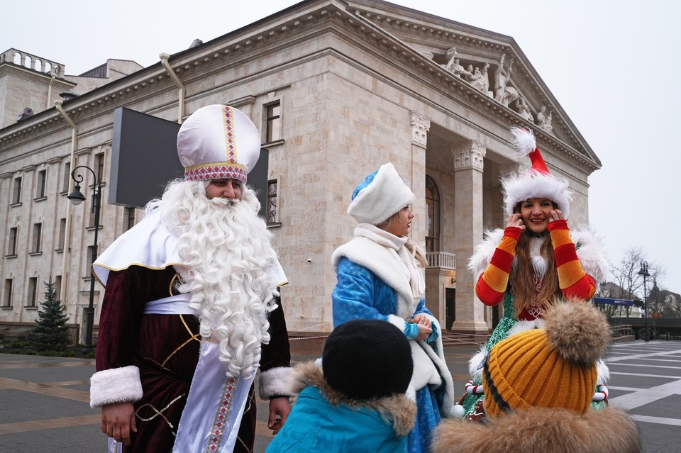    В Мариуполе поздравили детей с Днем Святого Николая Александр ИВАНОВ