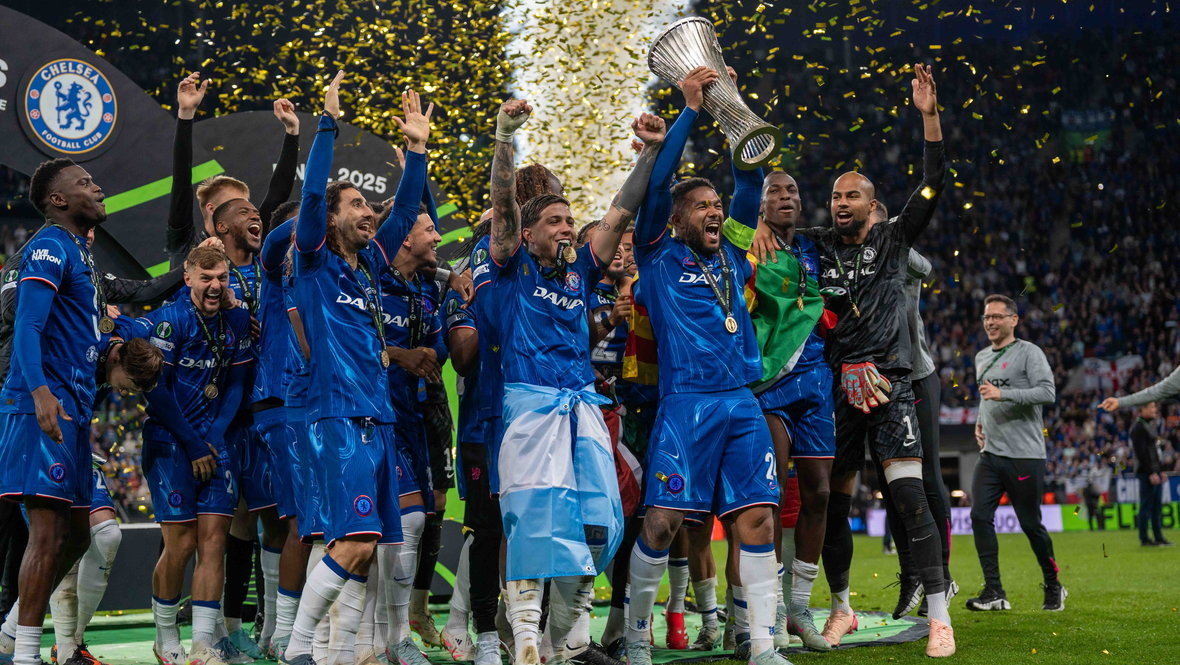    Футболисты «Челси» празднуют победу в Лиге конференций-2024/25. Global Look Press