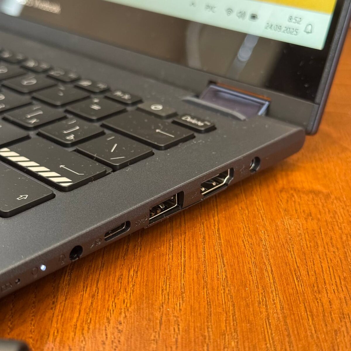 Asus VivoBook Flip TP3402V zamaeviliya