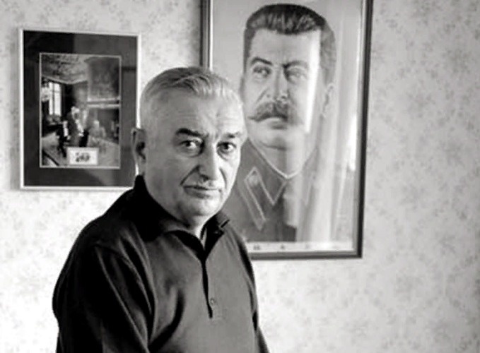 Актёр, кардиолог, вулканолог и другие внуки Иосифа Сталина. Почему одни скрывают родство с вождём, а другие защищают его имя?