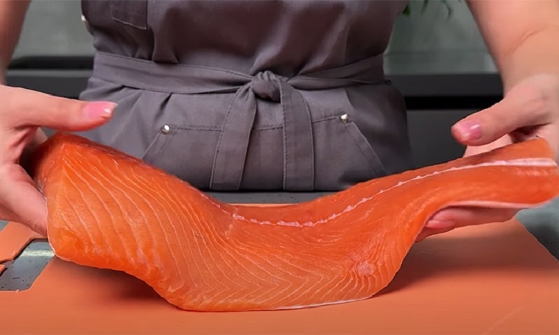 Пьяная семга к новогоднему столу: мурманская классика с ароматом лайма и коньяка