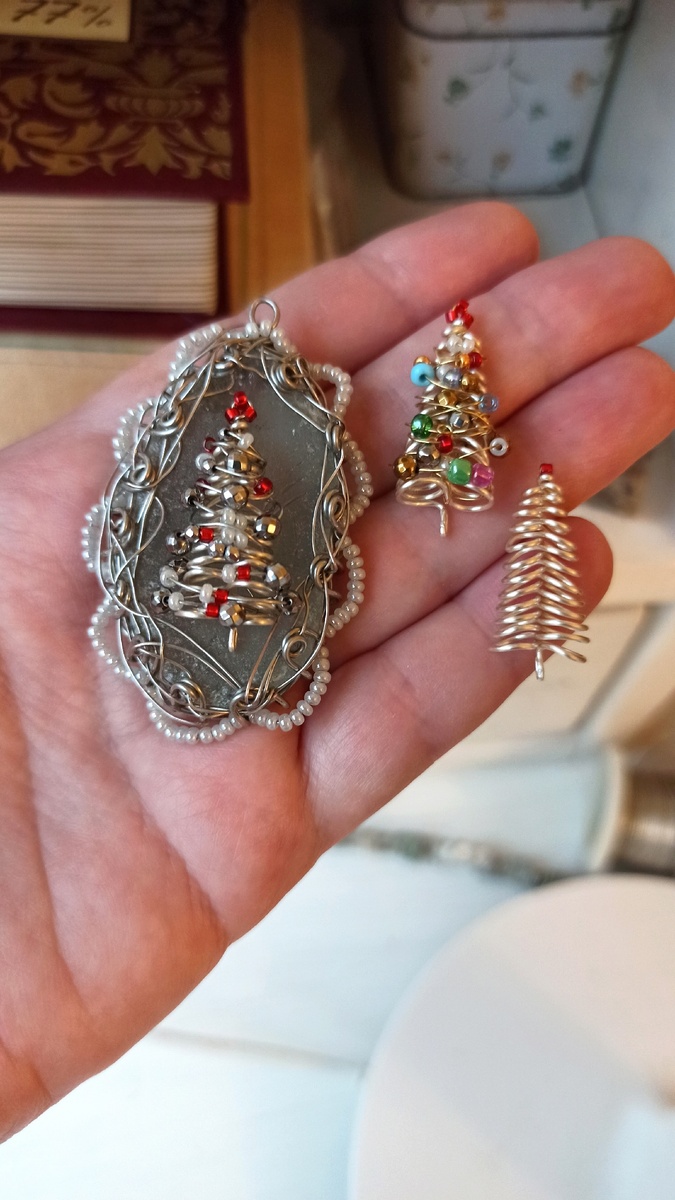 Кулон-камея с морским стеклом