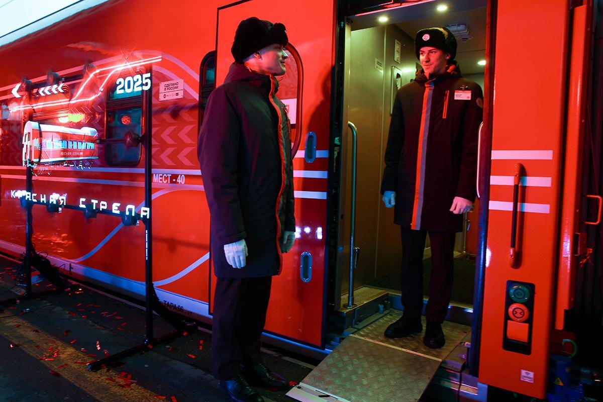 Петр Ковалев / ТАСС📷Презентация фирменного поезда «Красная стрела» в Санкт-Петербурге