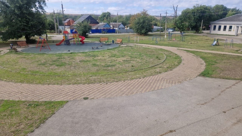    На территории появилась новая плитка Фото: Соцсети главы Георгиевского округа Андрея Зайцева