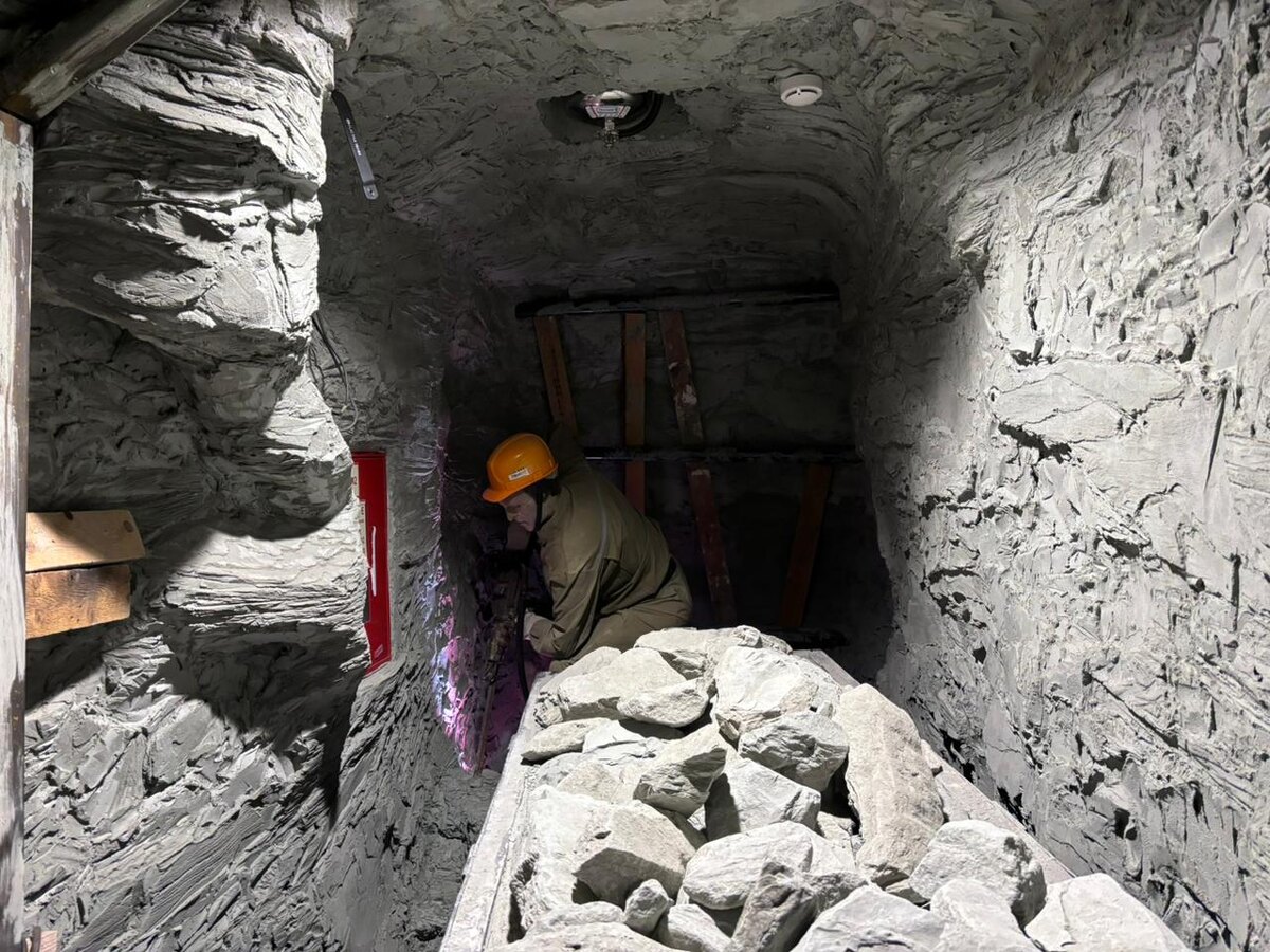 Инсталляция в музее метрополитена Петербурга как прорубали тоннели.