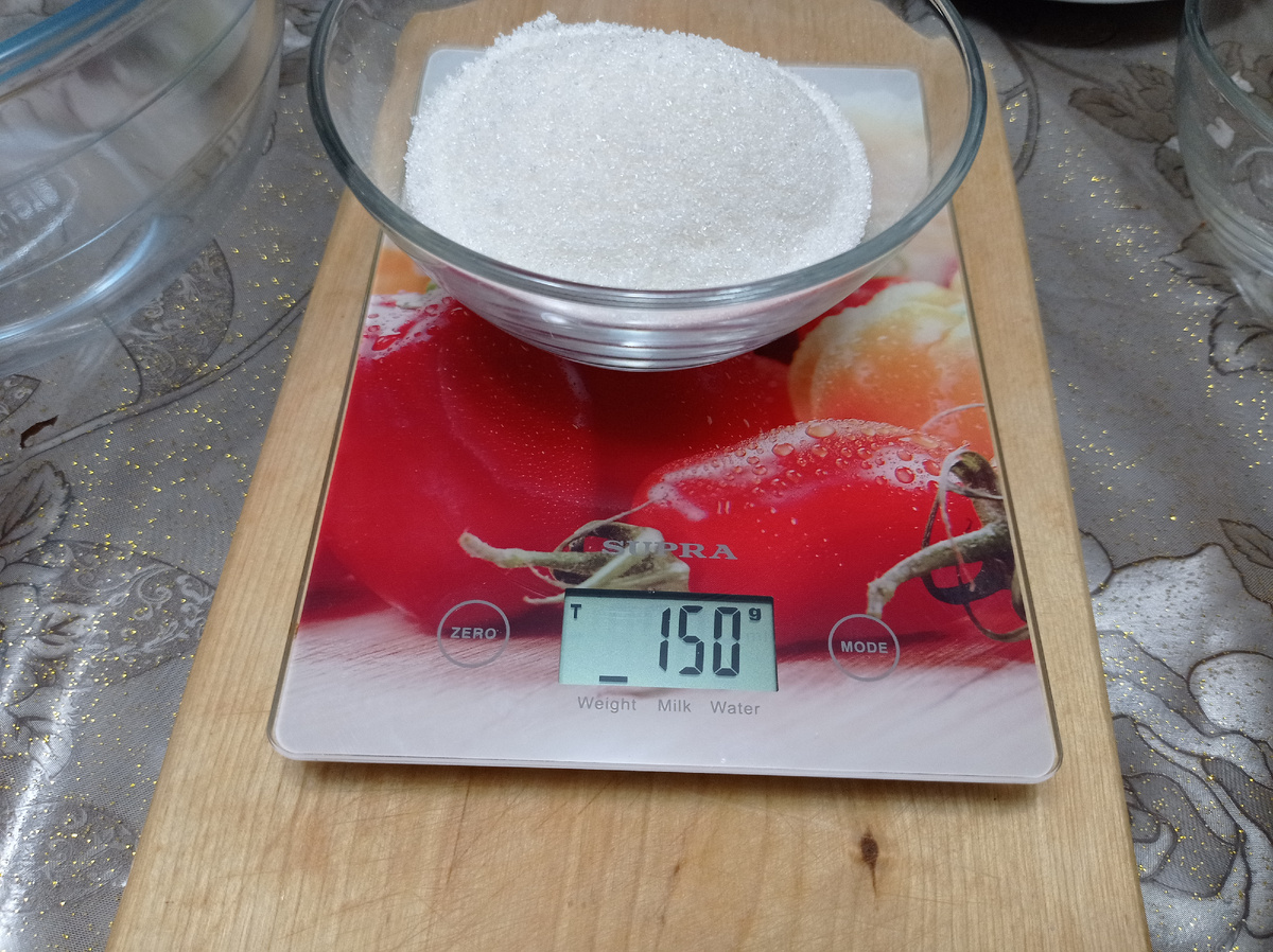 Это сахар -> дальше мука