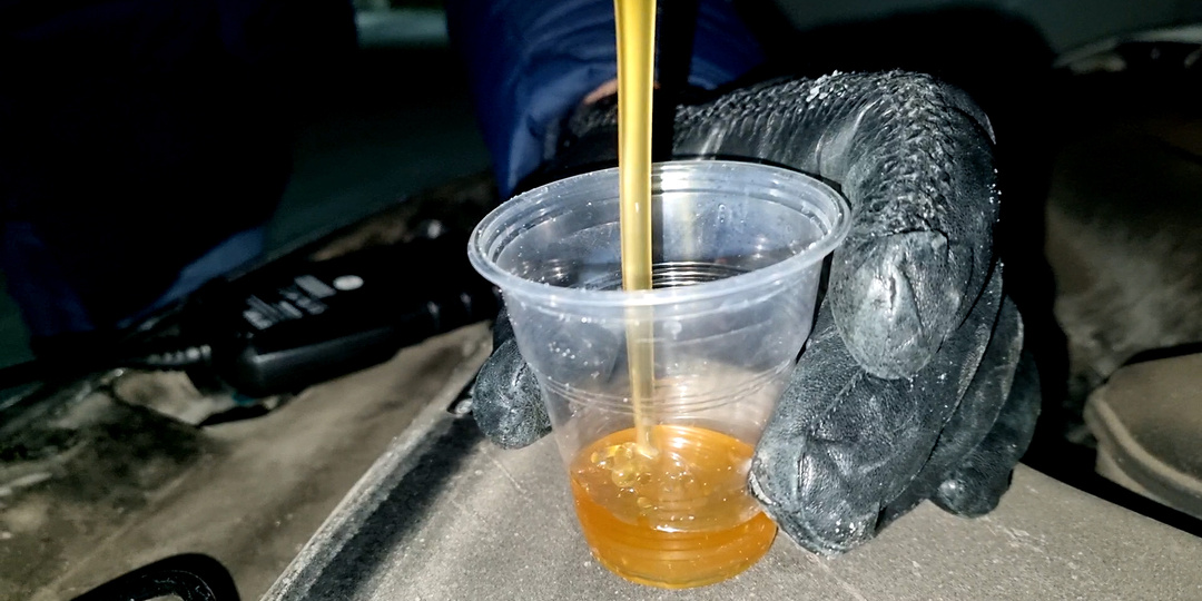 Залил масло 5W-30 на зиму – «угробил» двигатель: нужно лить 0W20 или 0W30