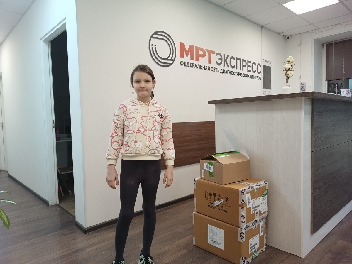 Устя очень боялась и попросила её сфотографировать на память и оставить.. 