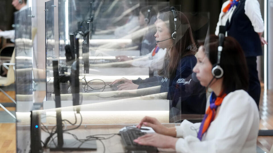     Песков рассказал, как ИИ помогает анализировать вопросы россиян Путину ИЗВЕСТИЯ/Андрей Эрштрем