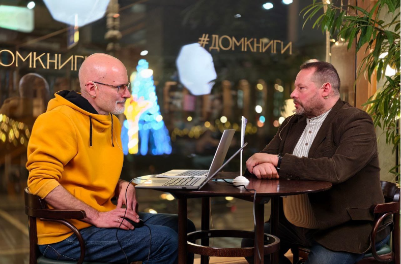 Главный редактор Радио «Комсомольская Правда в Санкт-Петербурге» Дмитрий Делинский и генеральный директор "Типографский комплекс  "Девиз" Олег  Киселев.