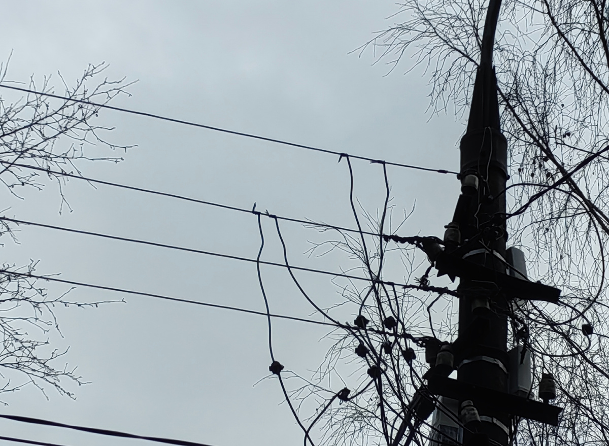 Так нам прикрутили умные счётчики на столб. 