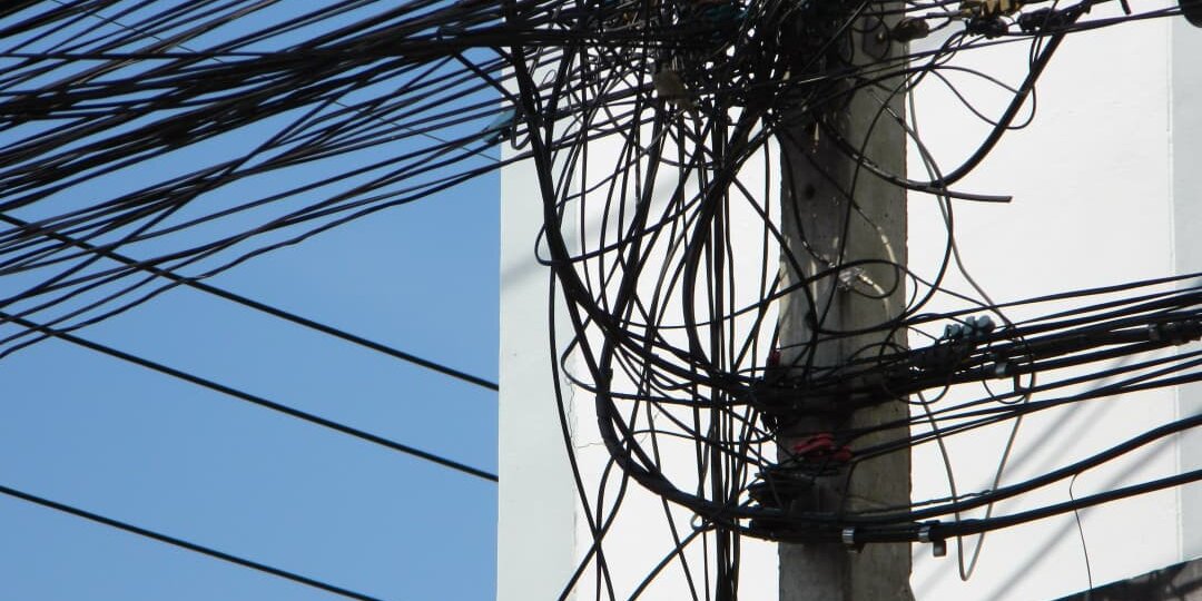 «В нулевых интернет весил 20 кг»: история студента, который купил один модем и раздал его на 50 квартир