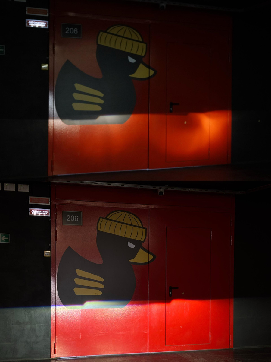 Хорошо видно, как меняется свет после замены линз: пучок становится плотнее, а граница - чётче.