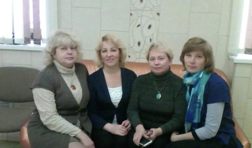 Это скромный состав нашего отдела, самых звездных здесь нет…