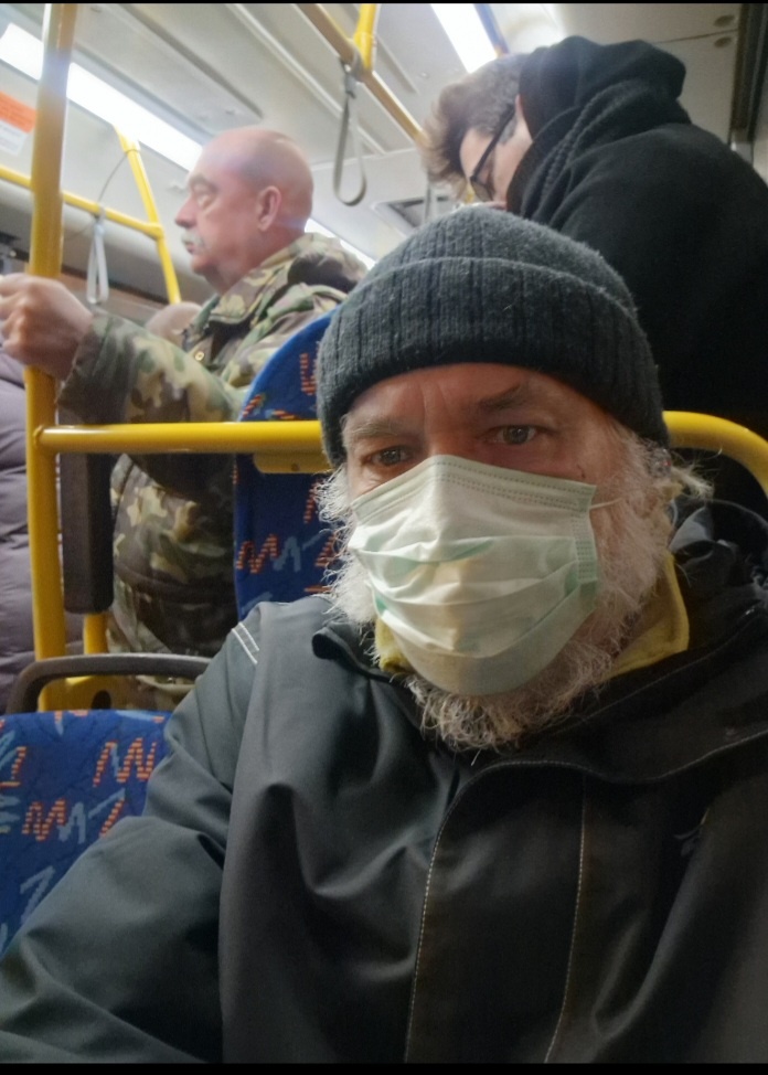 Астанавите, астанавите! Вите, Вите надо выйти! 😀