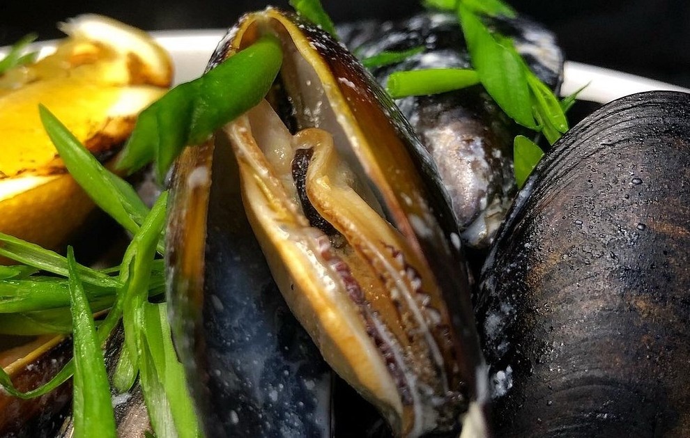 Соте из мидий в баре Пальма