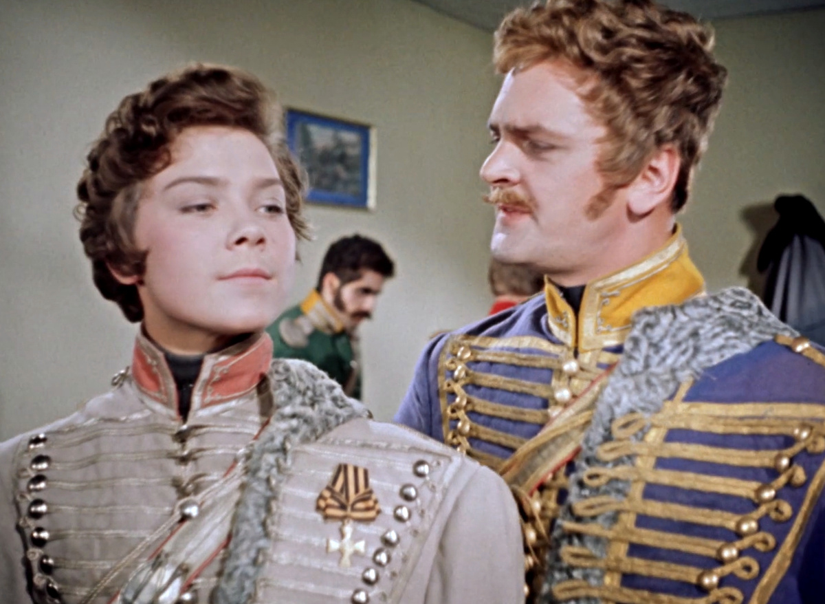 Кадр из кинофильма "Гусарская баллада", 1962 г., режиссер Эльдар Рязанов, сценаристы Александр Гладков, Эльдар Рязанов, композитор Тихон Хренников (скриншот)
