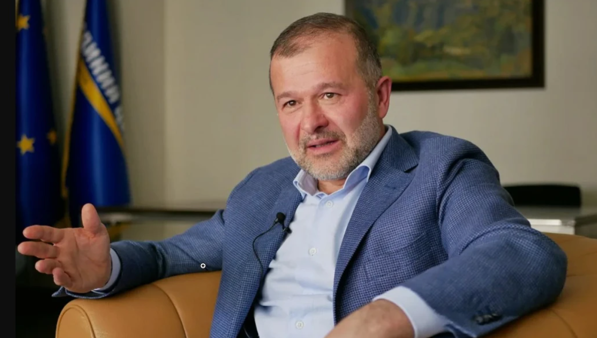    Балога призвал прекратить «махать перед миром красной тряпкой» и убрать курс на НАТО из Конституции