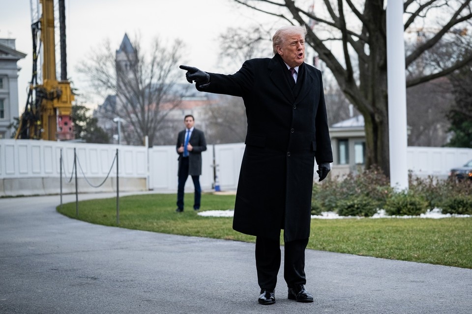    Трамп призвал Украину поторопиться с принятием решений по мирному плану GLOBAL LOOK PRESS