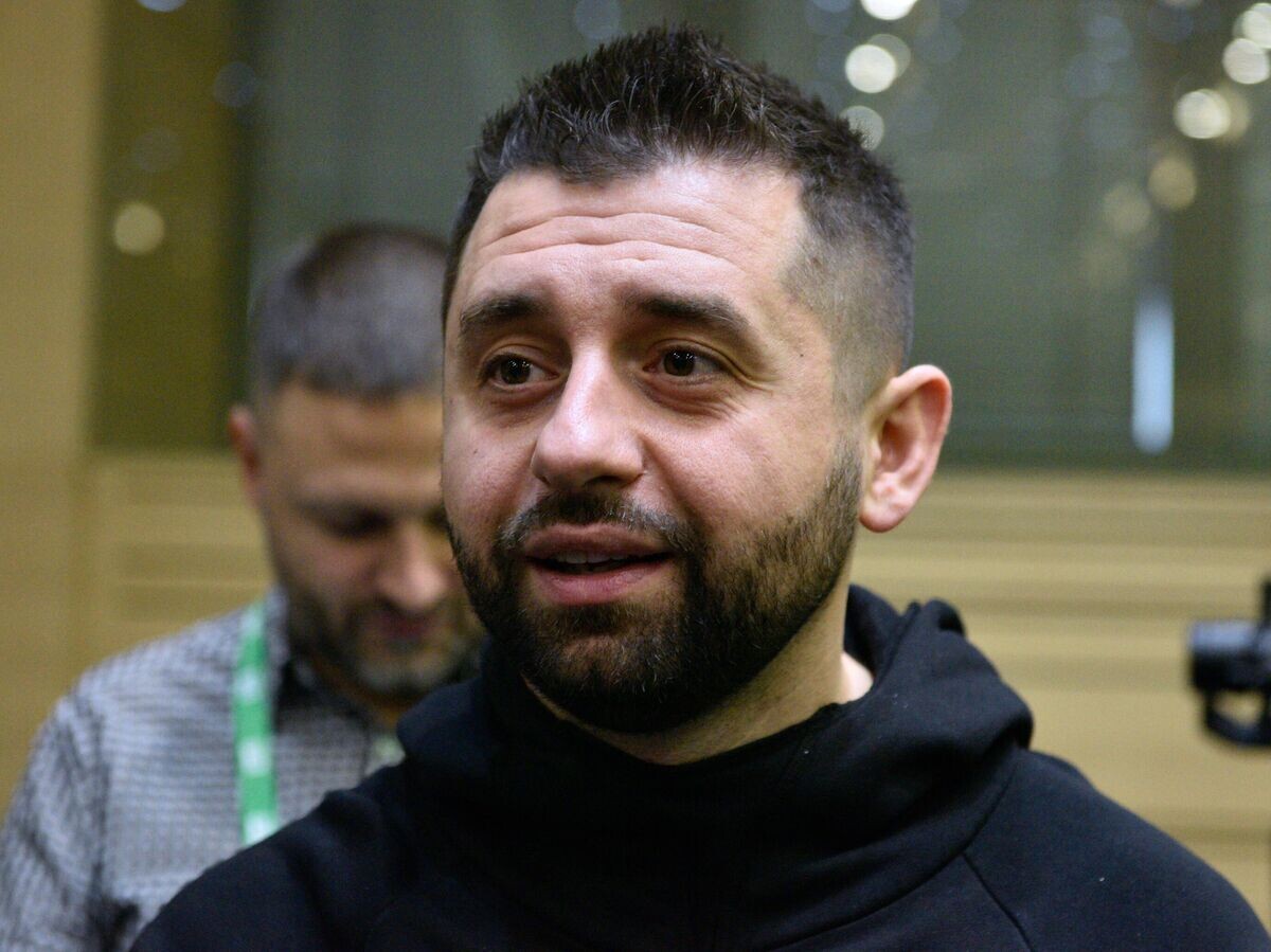    Глава фракции "Слуга народа" в Верховной раде Давид Арахамия на съезде партии "Слуга народа" в Киев | © РИА Новости / Стрингер