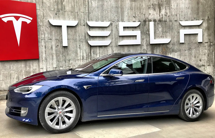 Тесла - гаджет на колёсах