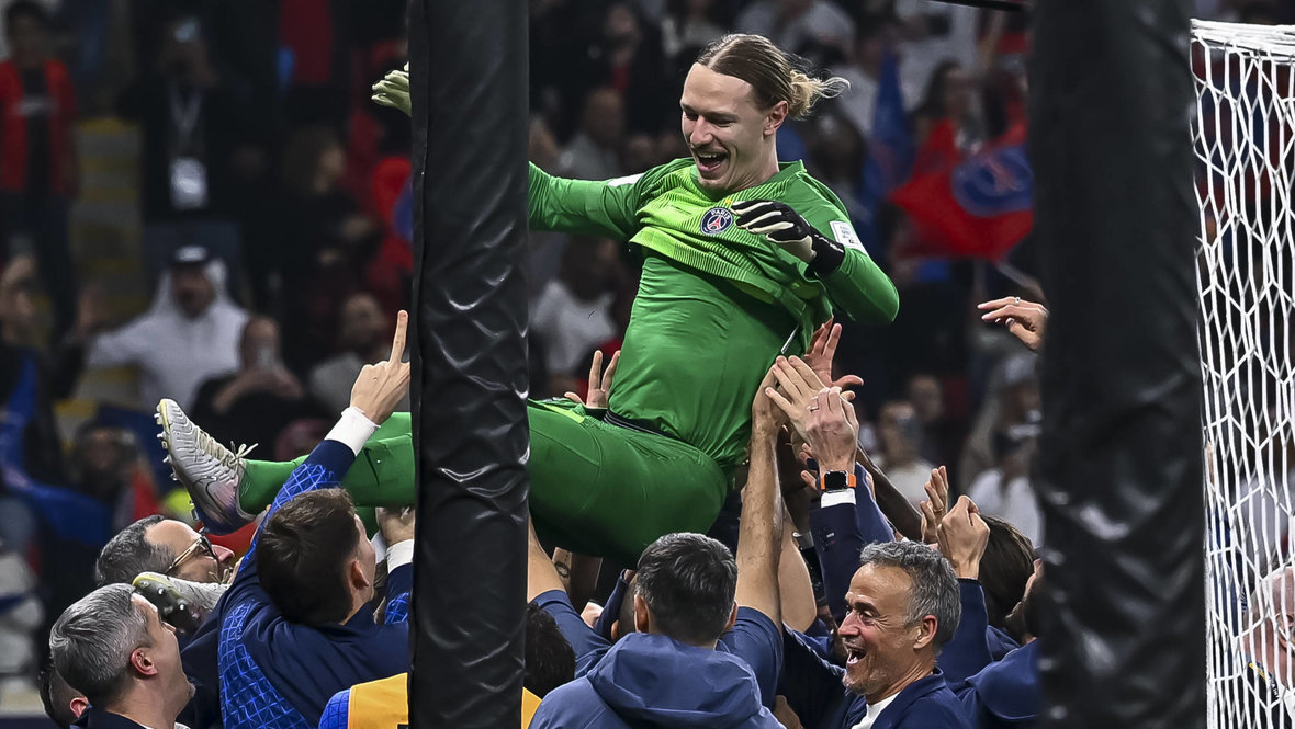    Матвей Сафонов отразил 4 пенальти в послематчевой серии игры за Межконтинентальный кубок ФИФА с «Фламенго». Global Look Press