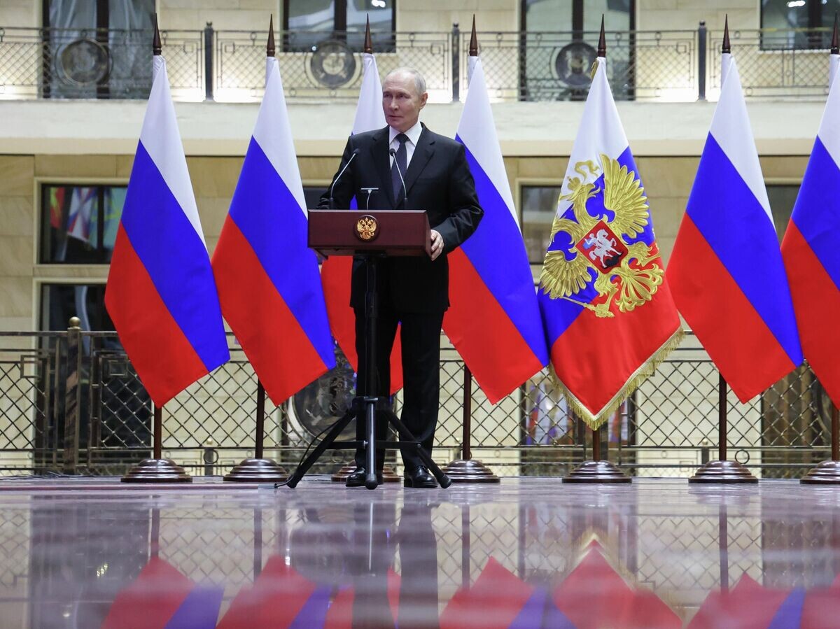  Президент РФ Владимир Путин на церемонии вручения медали 