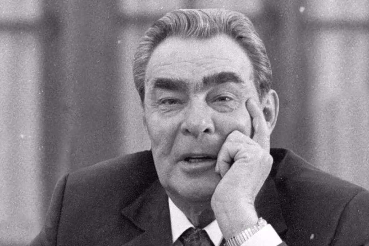   скриншот из видео "Брежнев за 22 минуты" с канала "Лекторий Dостоевский"