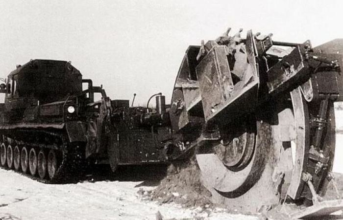 Трудятся такие не один год.