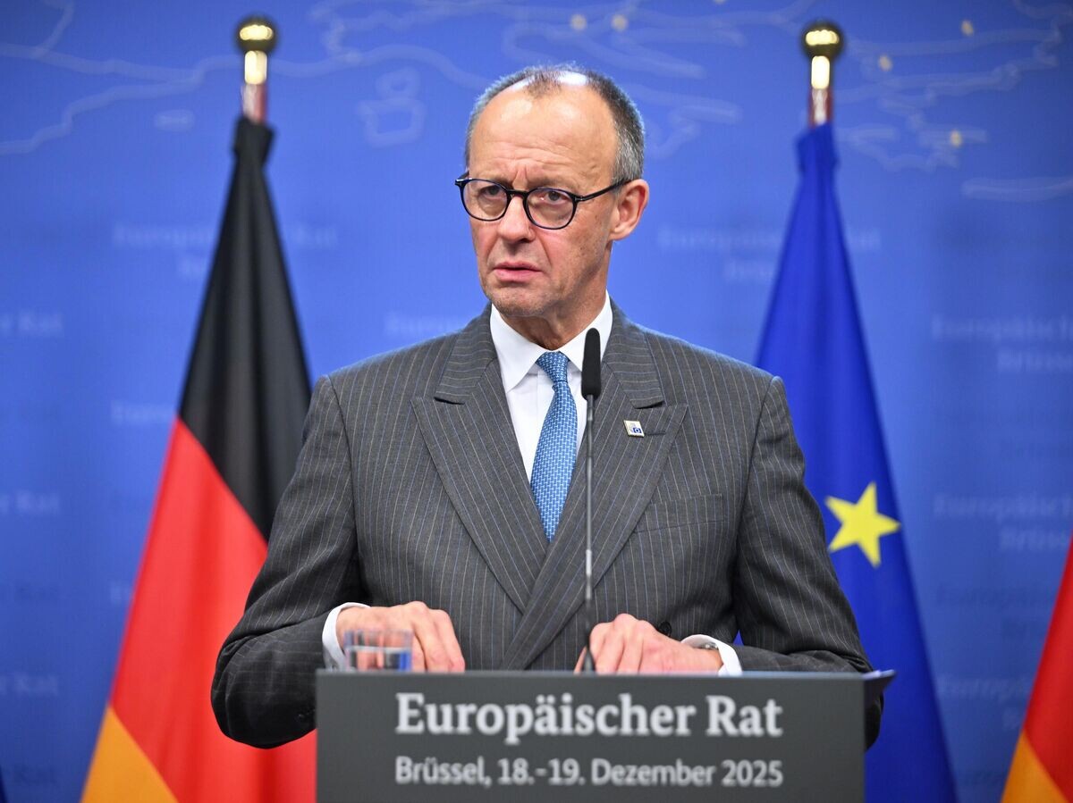    Канцлер Германии Фридрих Мерц во время пресс-конференции по итогам саммита ЕС в Брюсселе | © Getty Images / Anadolu/Dursun Aydemir