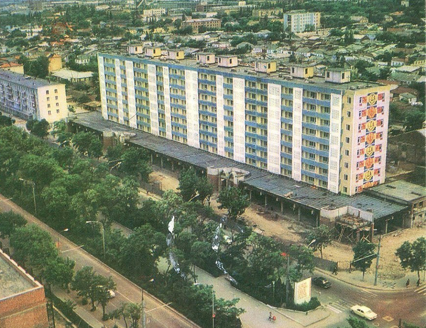 Республика Дагестан, г. Махачкала. Фото 90-х годов. Источник: immunocap.ru