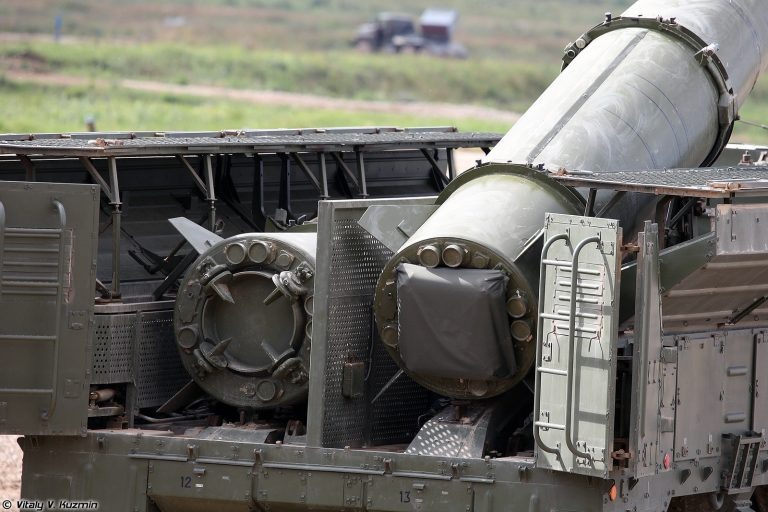 Стандартный Искадер на пусковой установке