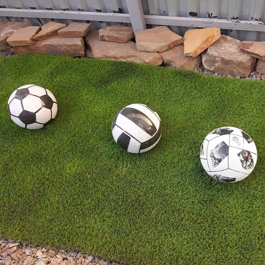 Детали для мужского памятника очень важны