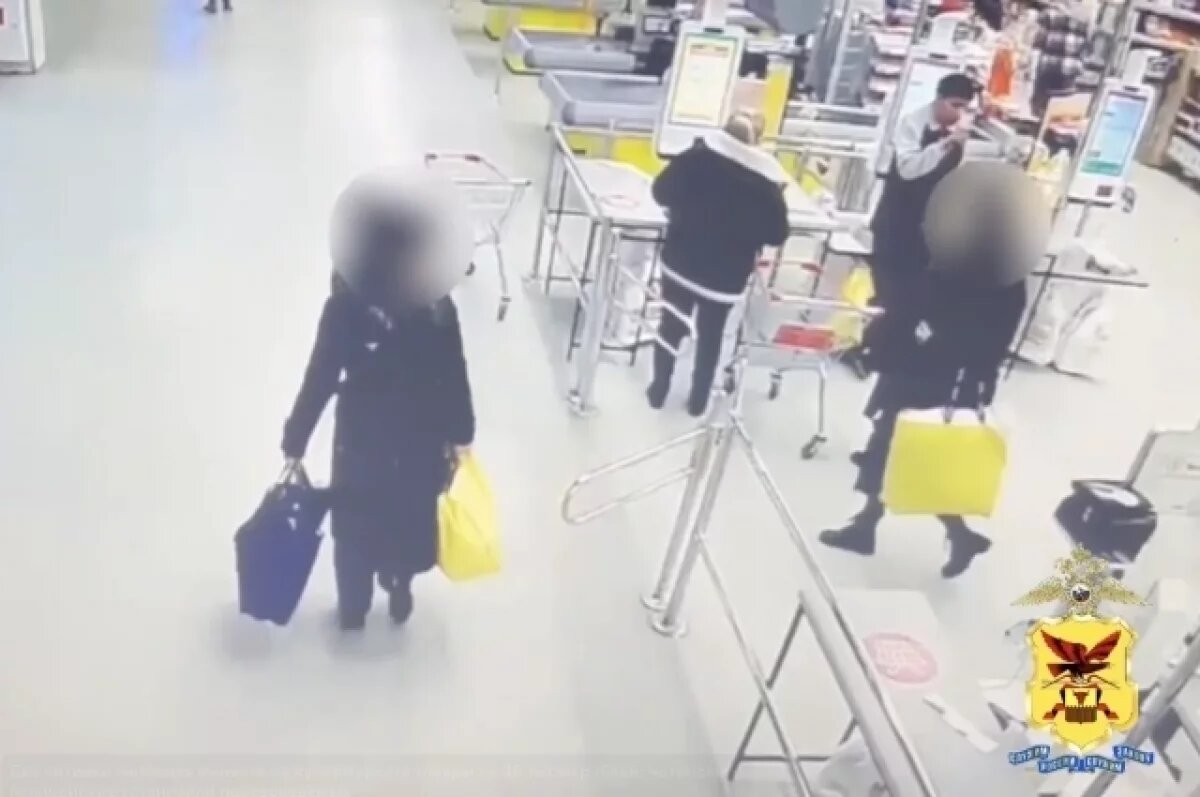    Две сестры пытались вынести товары из супермаркета на 40 тыс рублей в Чите