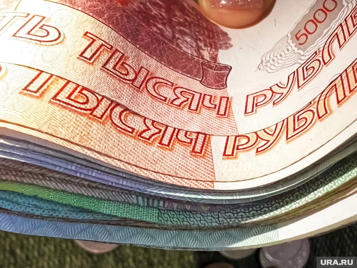     Высокий уровень зарплат в некоторых регионах обусловлен преимущественно вахтовым методом работы и особыми условиями труда