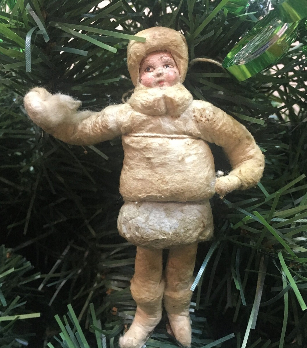 Эта елочная игрушка была изготовлена 100 лет назад. Вата и папье-маше