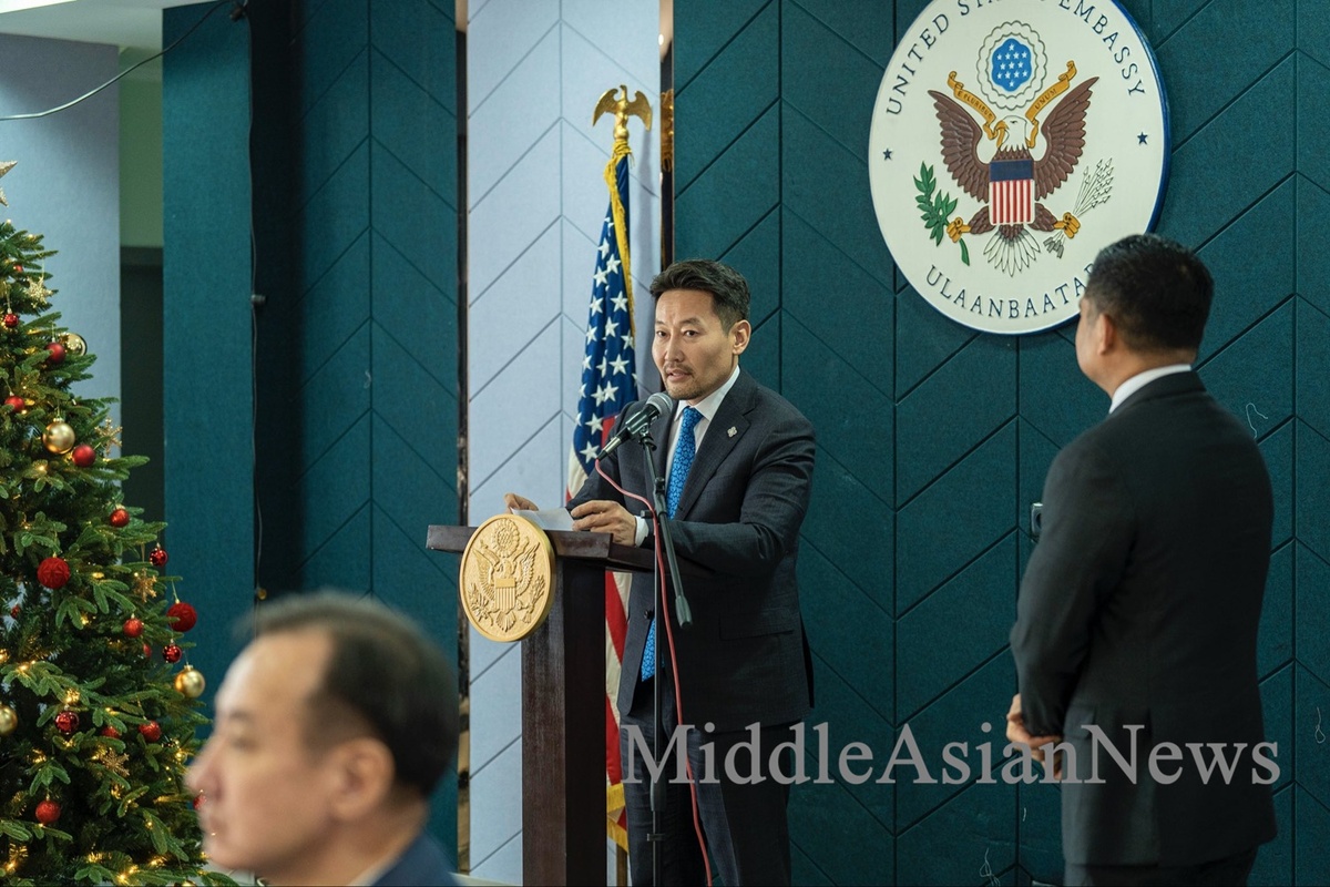 член правительства Монголии, заместитель премьер-министра Ганхуяг Хассуурь