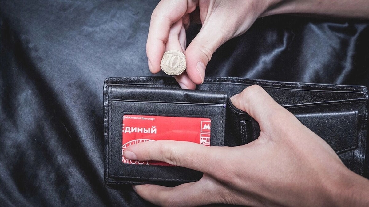 Пенсии-2026: индексация на 7,6% против «борщевого набора» с ростом 32%. Фото: 1MI