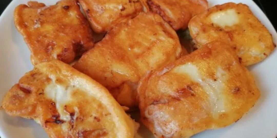 Нежнейшее филе минтая в восхитительном хрустящем луковом кляре — идеальный ужин всего за 20 минут