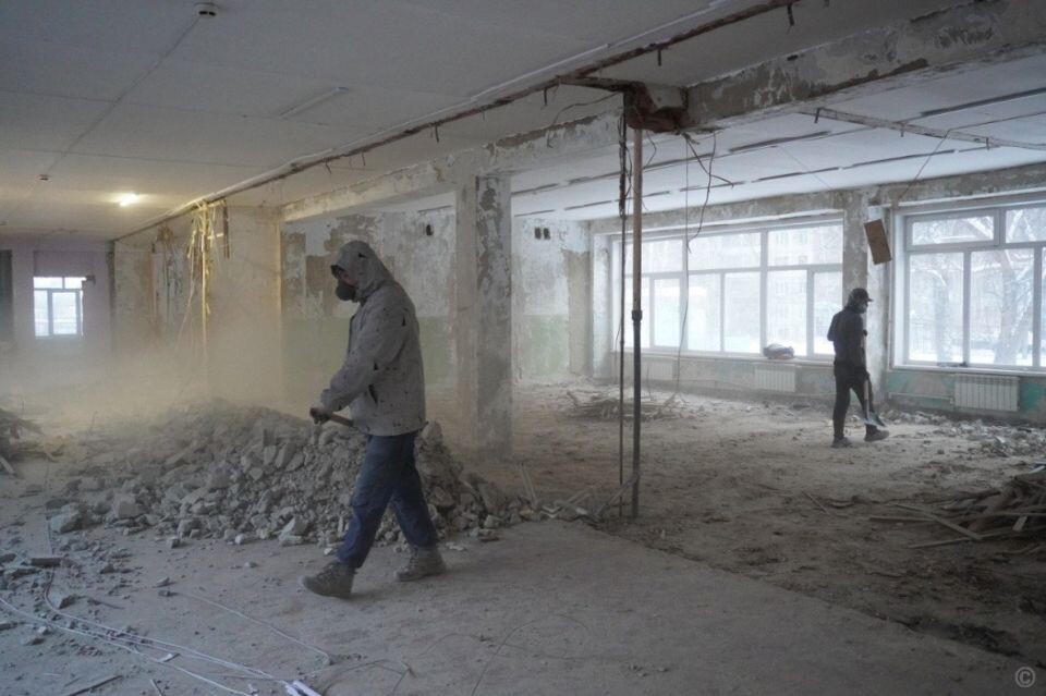    Ремонт школы №102. Источник: barnaul.org