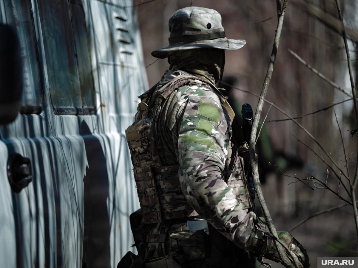     Боец с позывным «Адидас» продолжает выполнять задачи на фронте (архивное видео)