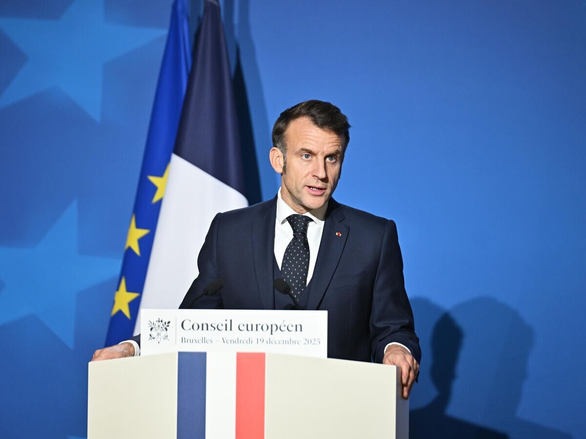    Президент Франции Эммануэль Макрон во время пресс-конференции по итогам саммита ЕС в Брюсселе, Бельгия | © Getty Images / Anadolu/Dursun Aydemir