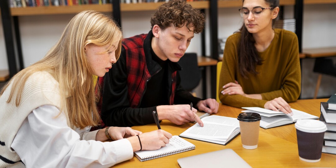 Минимальные баллы ЕГЭ для поступления в вузы повышены: что важно знать абитуриентам и родителям