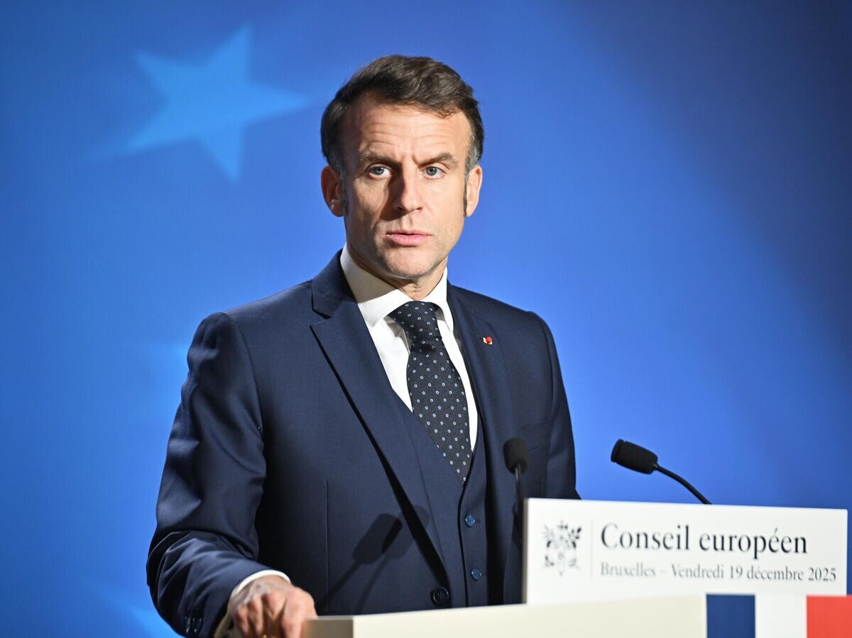   Президент Франции Эммануэль Макрон во время пресс-конференции по итогам саммита ЕС в Брюсселе, Бельгия | © Getty Images / Anadolu/Dursun Aydemir