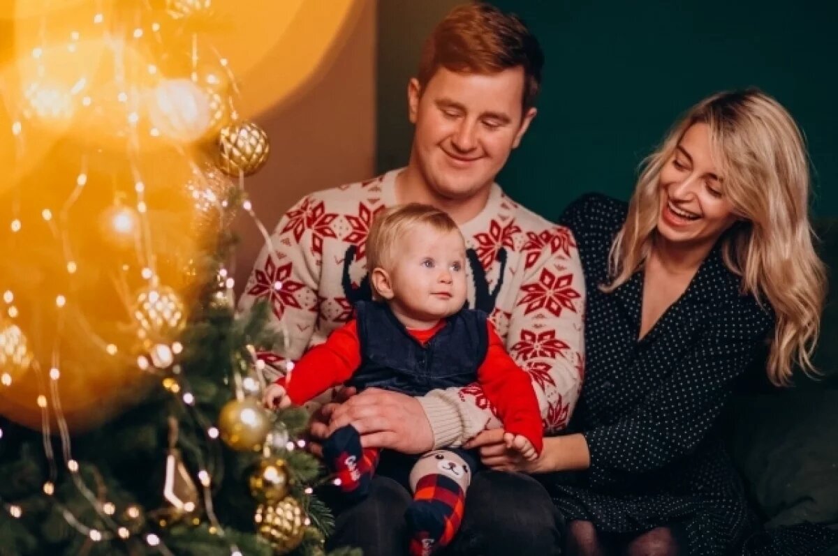    Маме и папе.