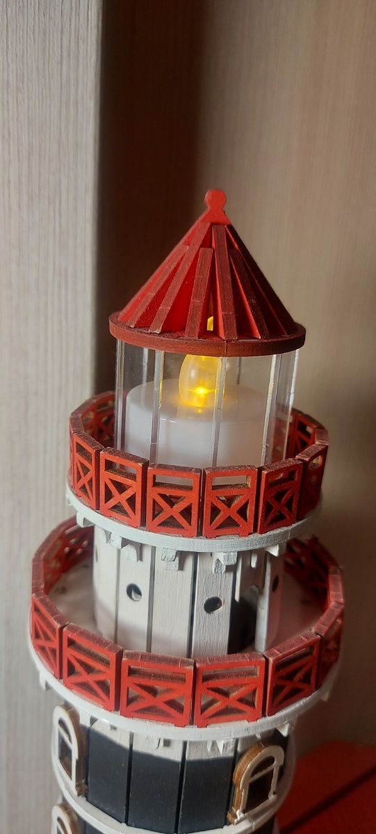 А это маяк, который у меня получился. У него даже есть фонарик