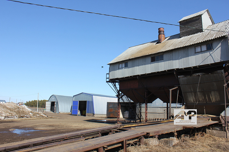    Фаттахов много говорил по поводу покупки имущества ООО «Агрофирмы «Чишма“».   
Фото: aktanysh.tatarstan.ru