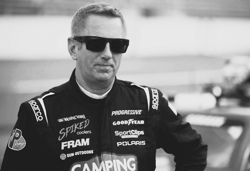    Страшная трагедия в NASCAR: бывший гонщик Грег Биффл погиб с семьей в авиакатастрофеNASCAR