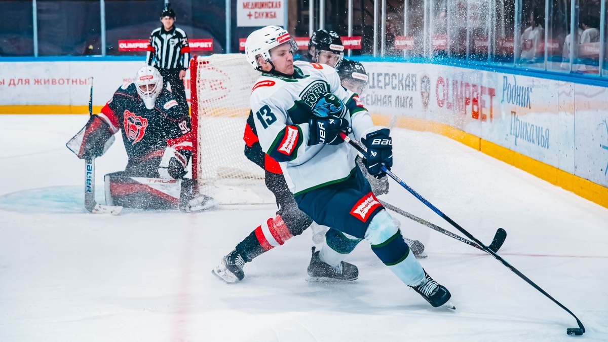    ХК «Югра» разгромила пермский «Молот» на выезде