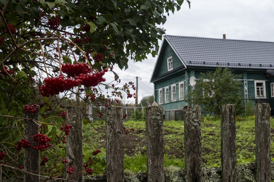    Вымышленная дача соседствует с резиденциями Жерара Депардье и Башара Асада. Юлия ПЫХАЛОВА